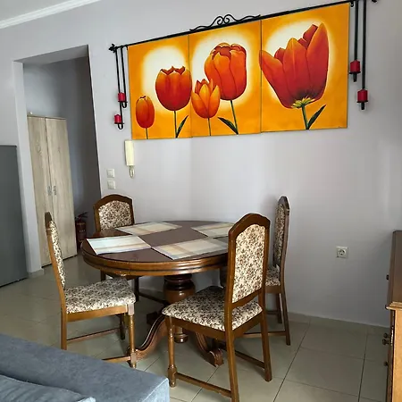 Artistic Retreat דירה *