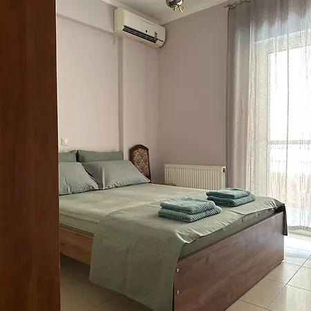 Artistic Retreat * נאפפליו
