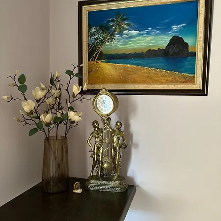 דירה Artistic Retreat